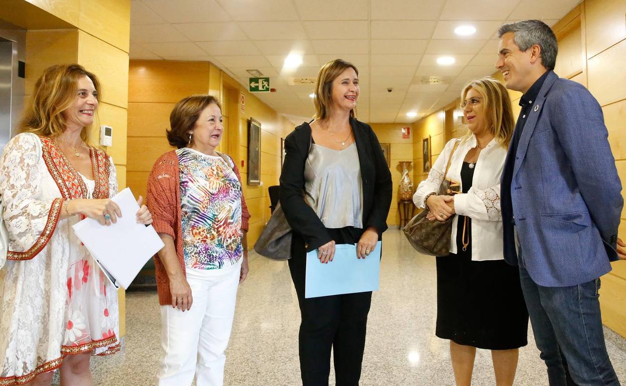 Zuloaga hoy, en una reunión con mujeres empresarias 