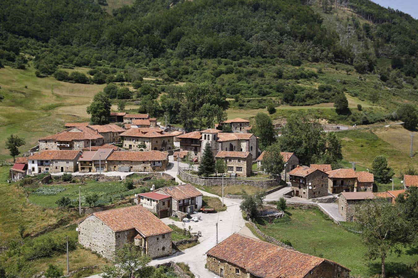 Imagen del pueblo de Tresabuela.