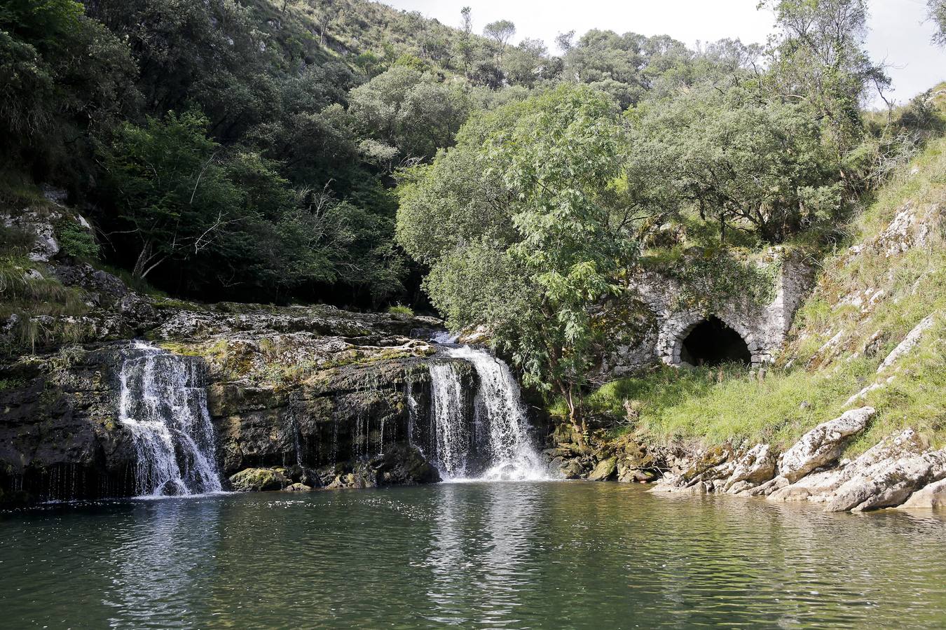 Cascadas a la llegada al término municipal de Camijanes.