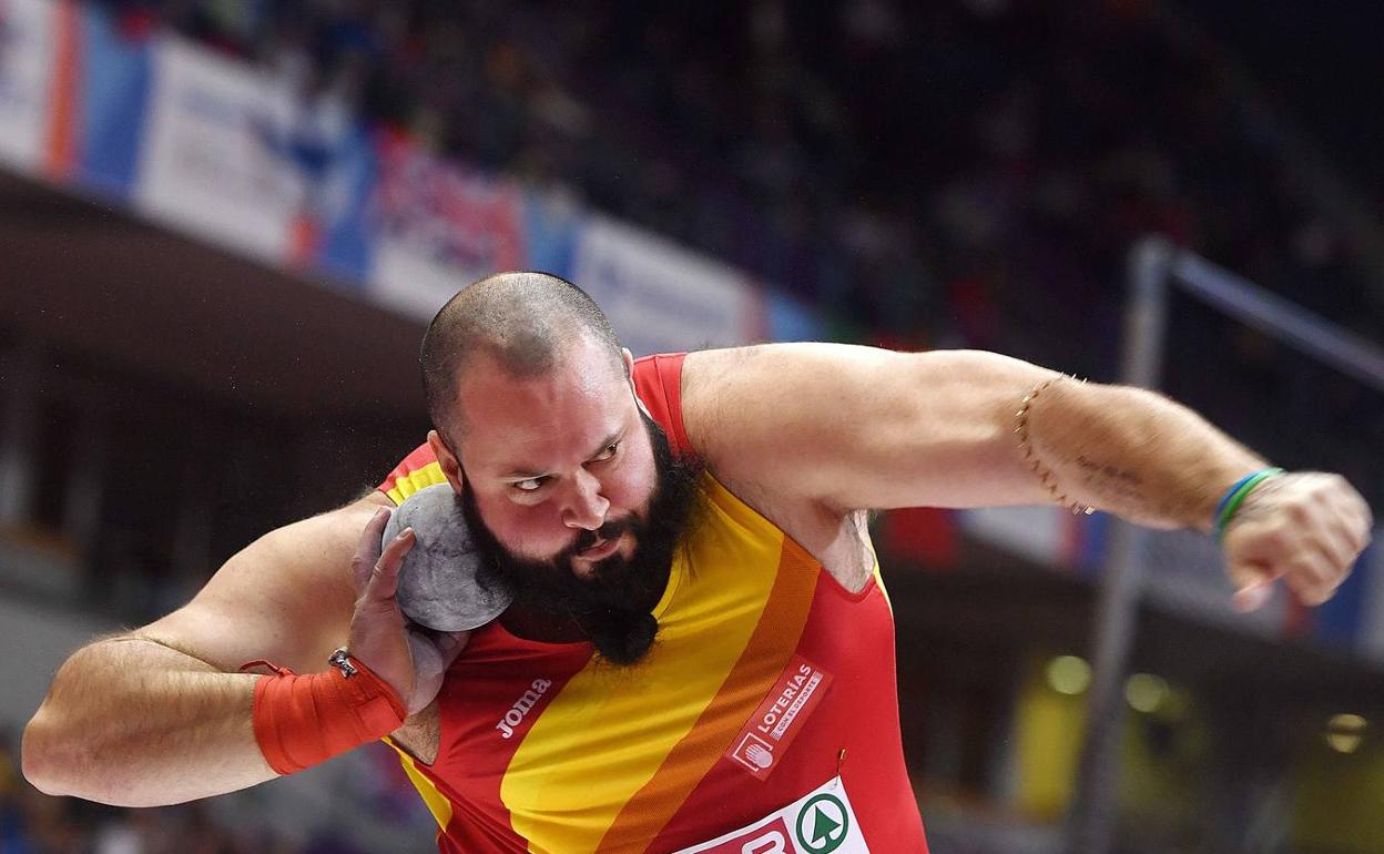 Carlos Tobalina tiene este año un mejor tiro de 20.39, con el que ganó el Nacional bajo techo.