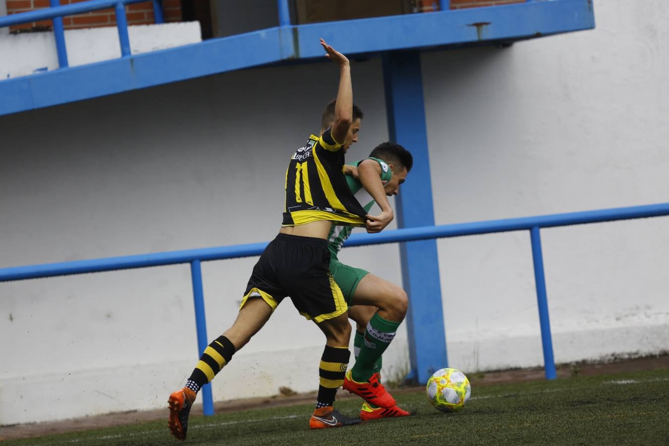 El Cayón se impuso al Vimenor en los penaltis tras empatar a uno y llegó a la antesala de la final de la Copa Federación