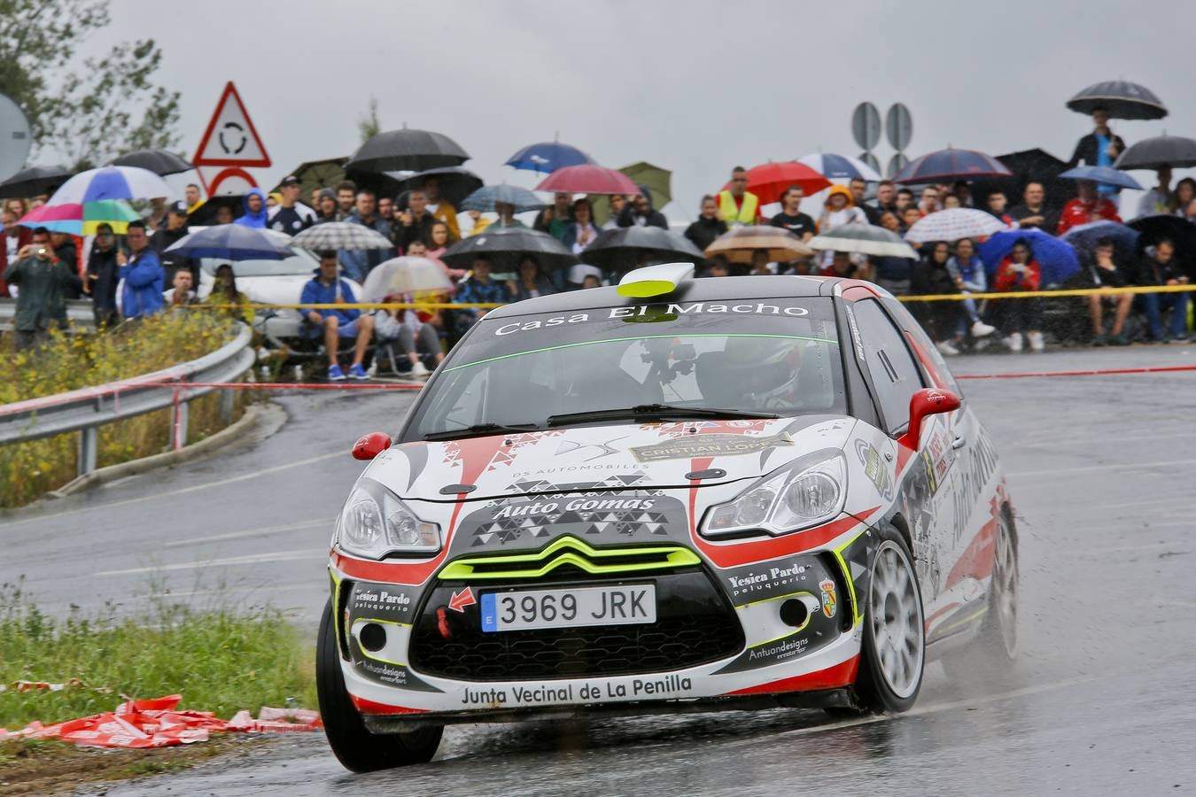 Dani Sordo y Carlos del Barrio se adjudicaron ayer la décimo tercera edición del Rally Cristian López, tercera cita puntuable para el Campeonato de Cantabria de Rallies.