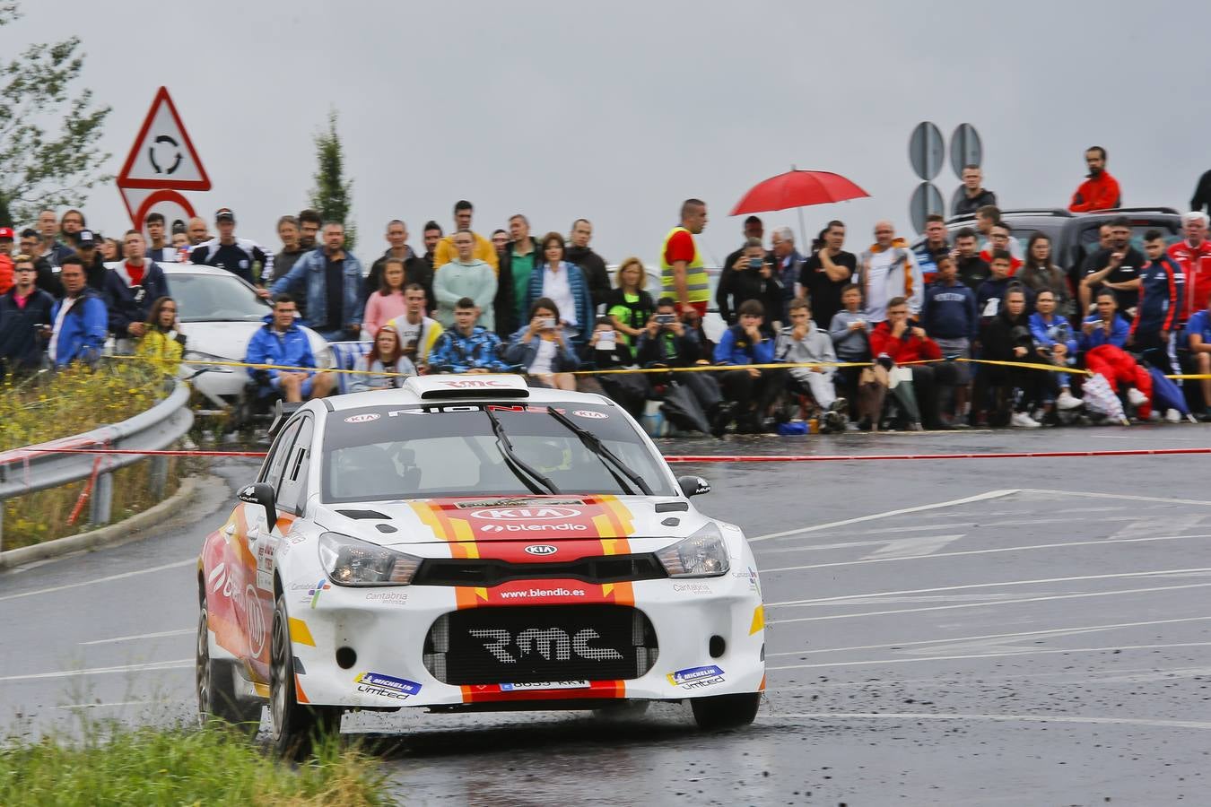 Dani Sordo y Carlos del Barrio se adjudicaron ayer la décimo tercera edición del Rally Cristian López, tercera cita puntuable para el Campeonato de Cantabria de Rallies.