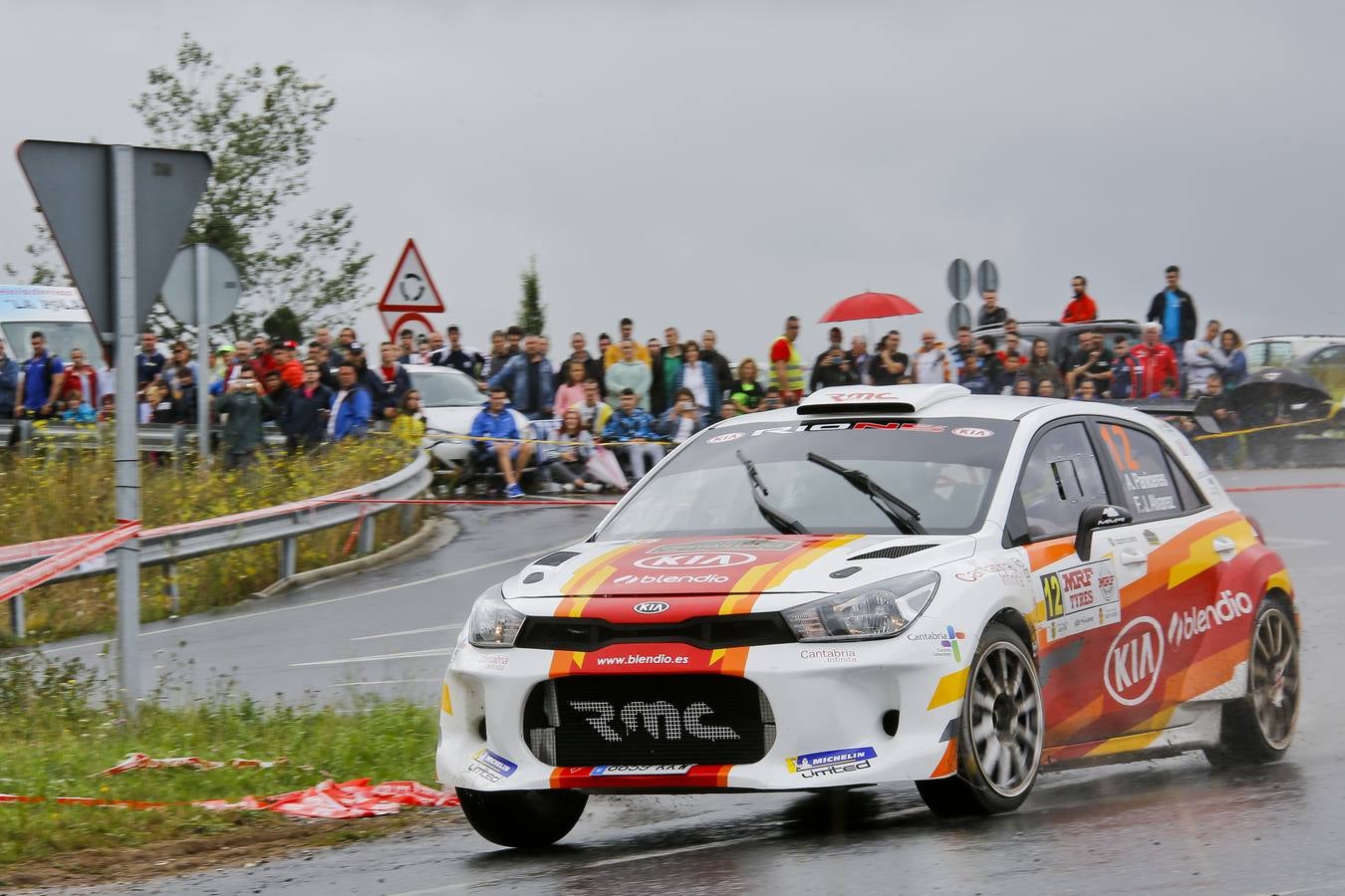 Dani Sordo y Carlos del Barrio se adjudicaron ayer la décimo tercera edición del Rally Cristian López, tercera cita puntuable para el Campeonato de Cantabria de Rallies.