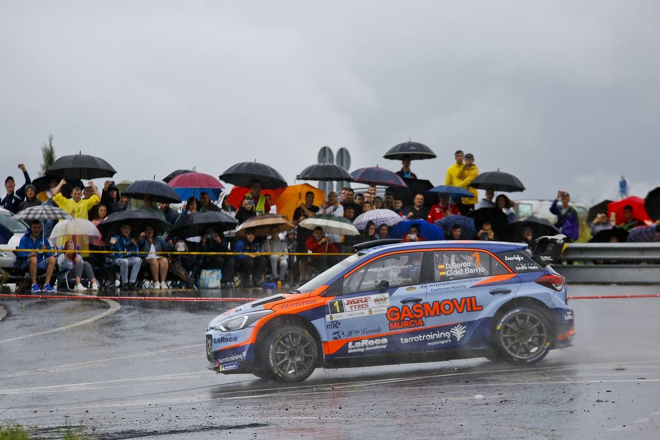 Dani Sordo y Carlos del Barrio se adjudicaron ayer la décimo tercera edición del Rally Cristian López, tercera cita puntuable para el Campeonato de Cantabria de Rallies.