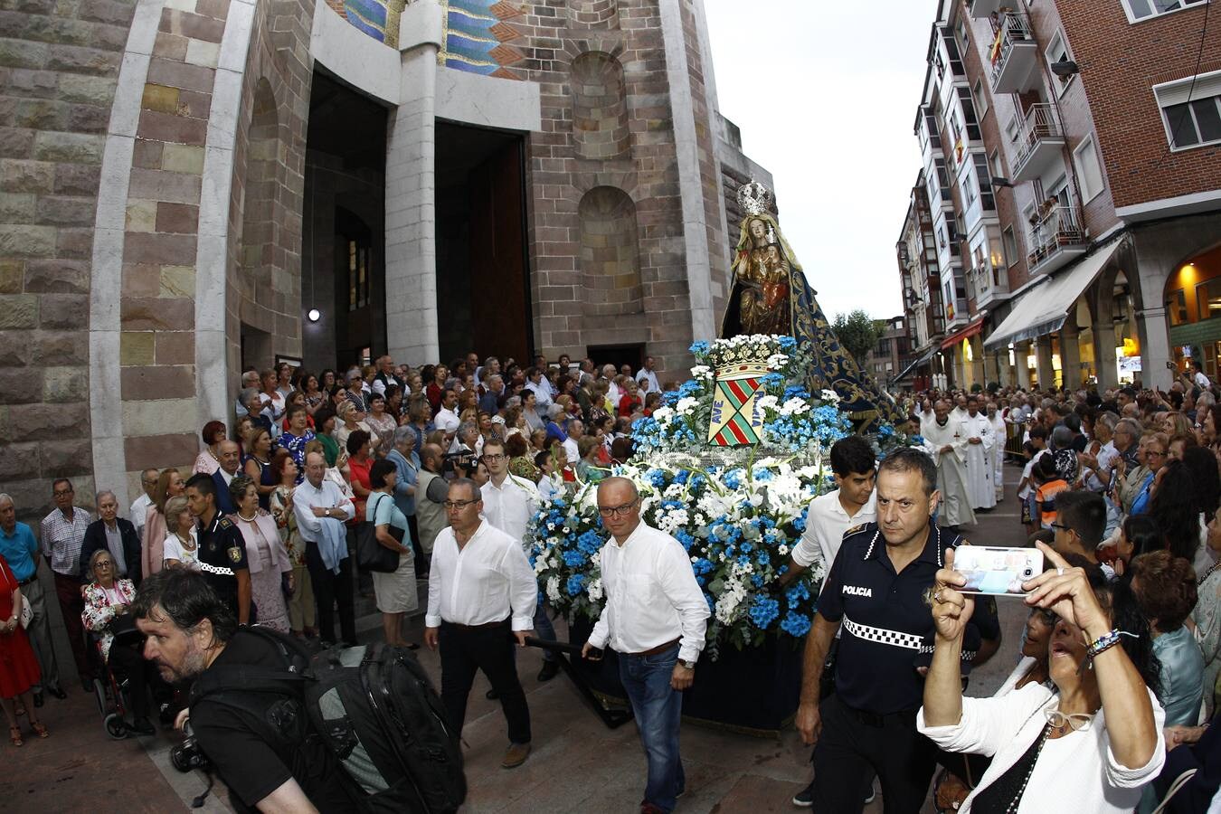 Fotos: Procesión de la Virgen Grande en Torrelavega