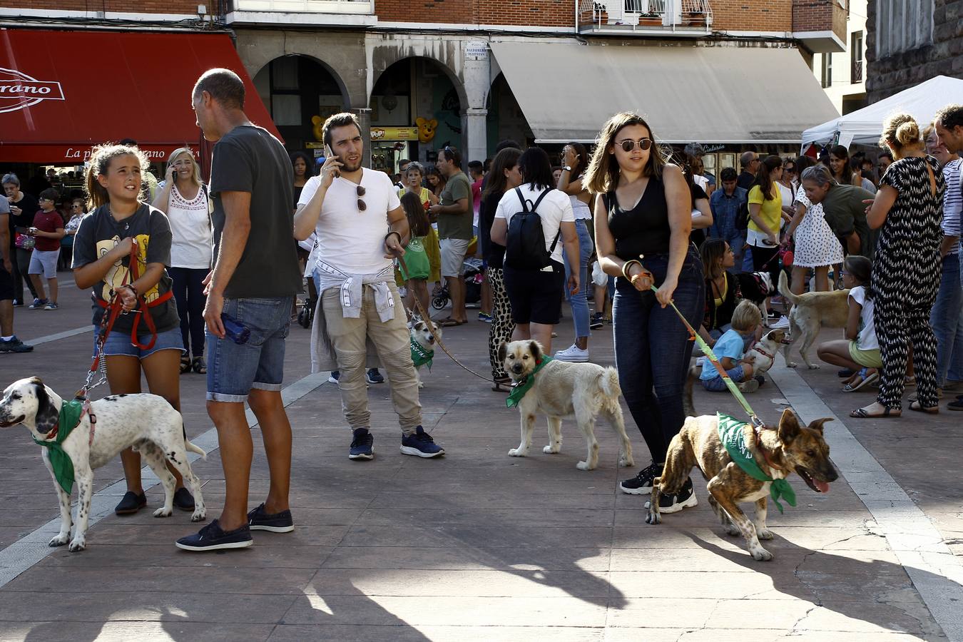 Fotos: De día y de noche, la fiesta no para en Torrelavega