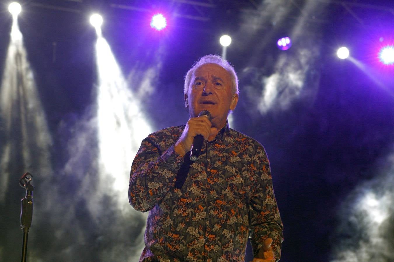 Víctor Manuel, durante la actuación del jueves en Torrelavega.