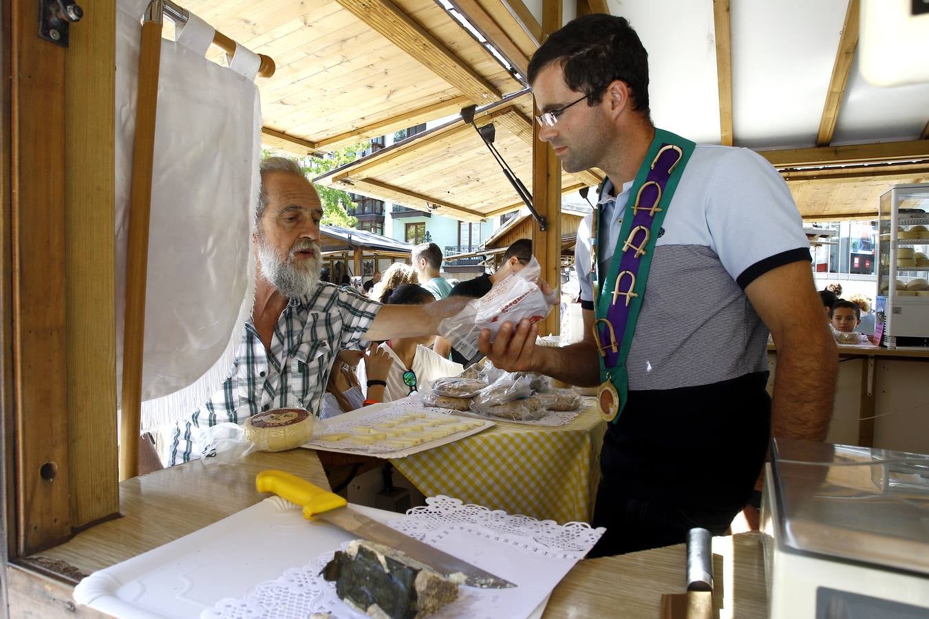 Fotos: La Feria del Hojaldre endulza las fiestas de La Patrona