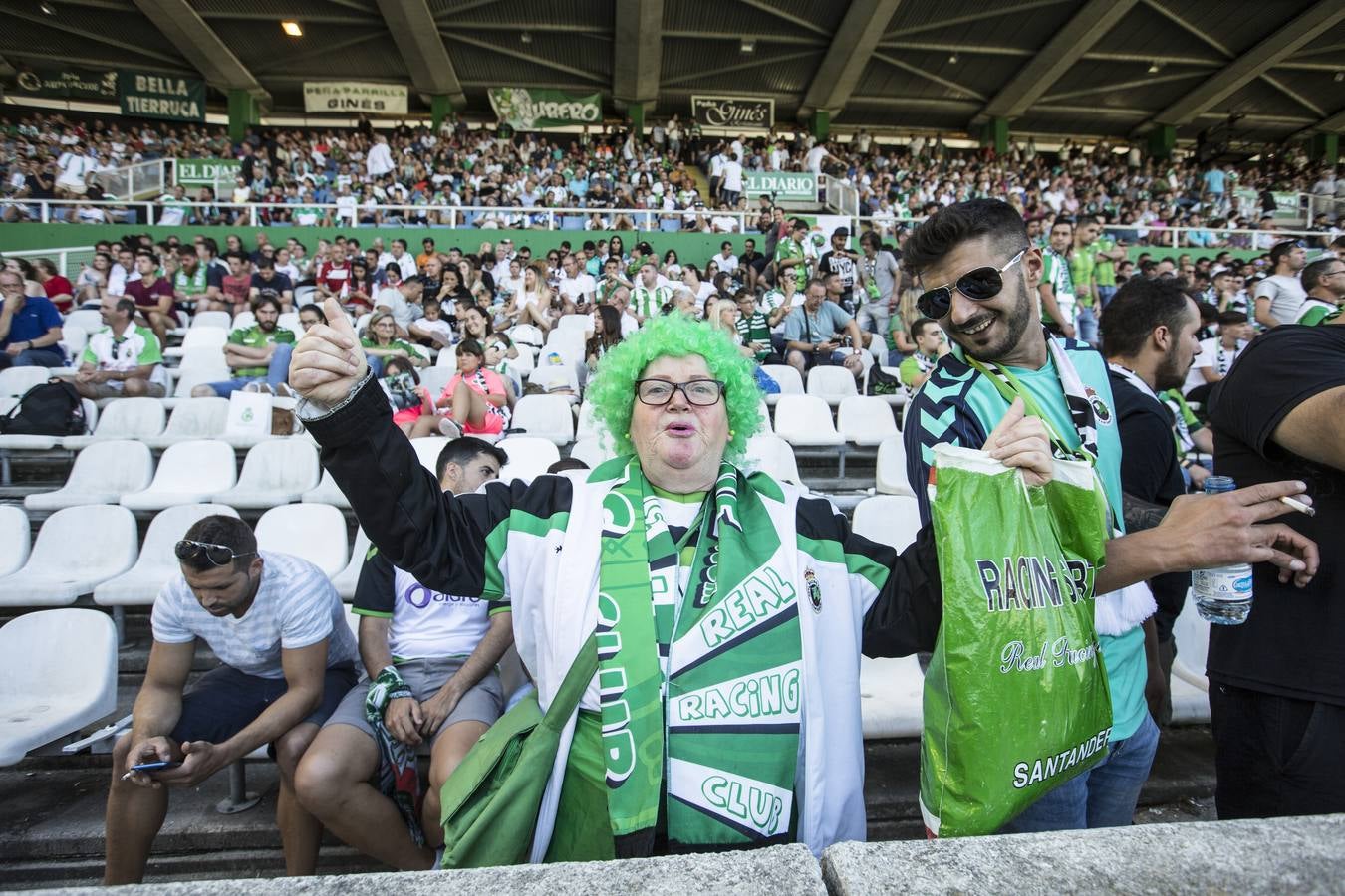 El Racing no ejecuta a un Málaga moribundo y cae derrotado con un gol en el minuto 84 