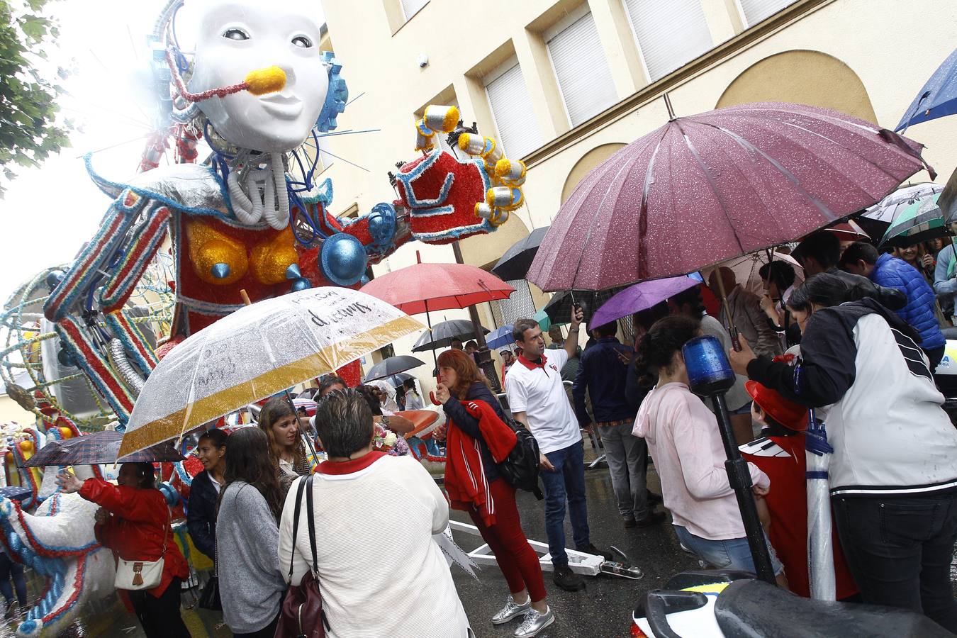 La carroza 'F2 Cíber', de Francis 2, ha ganado el concurso de la Gala Floral de Torrelavega, el emblemátio certamen que sirve como colofón a las fiestas de la Virgen Grande y que por primera vez en la historia no ha tenido desfile.