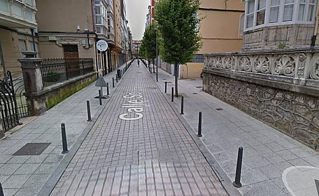 El atropello se produjo en la calle del Sol, a la altura del número 26.