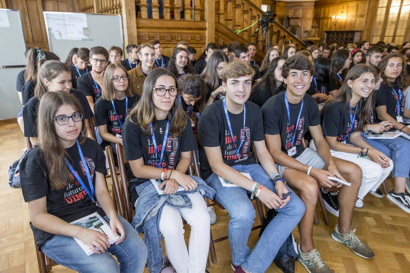 Los estudiantes arrancan su estancia en La Magdalena asistiendo a ponencias sobre nuevos retos científicos, biología o sobre arqueología 