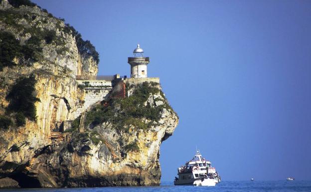 El Gobierno no tiene prevista ninguna «acción inmediata» ante los saltos en el Faro del Caballo