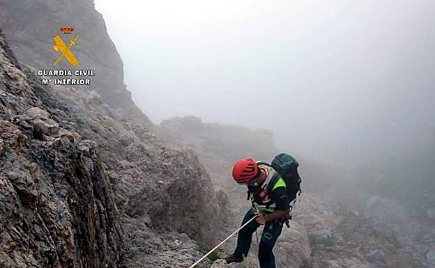 La intensa niebla complicó el rescate.