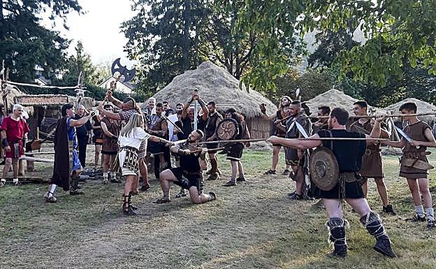 El campamento romanos abrió ayer sus puertas.