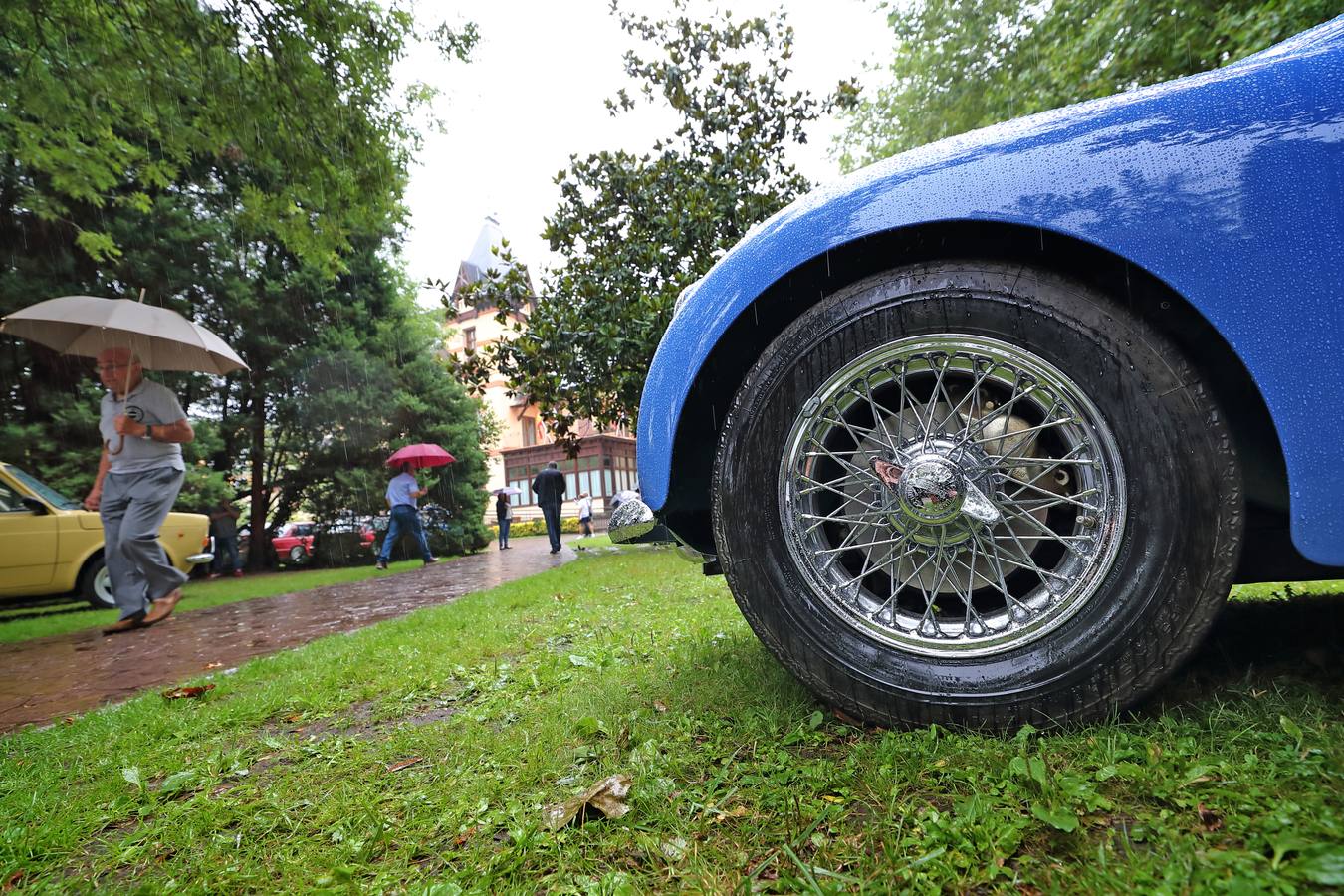 Más de un centenar de vehículos se congrega en la tercera concentración de estos coches que organiza el Club Villa de Cabezón