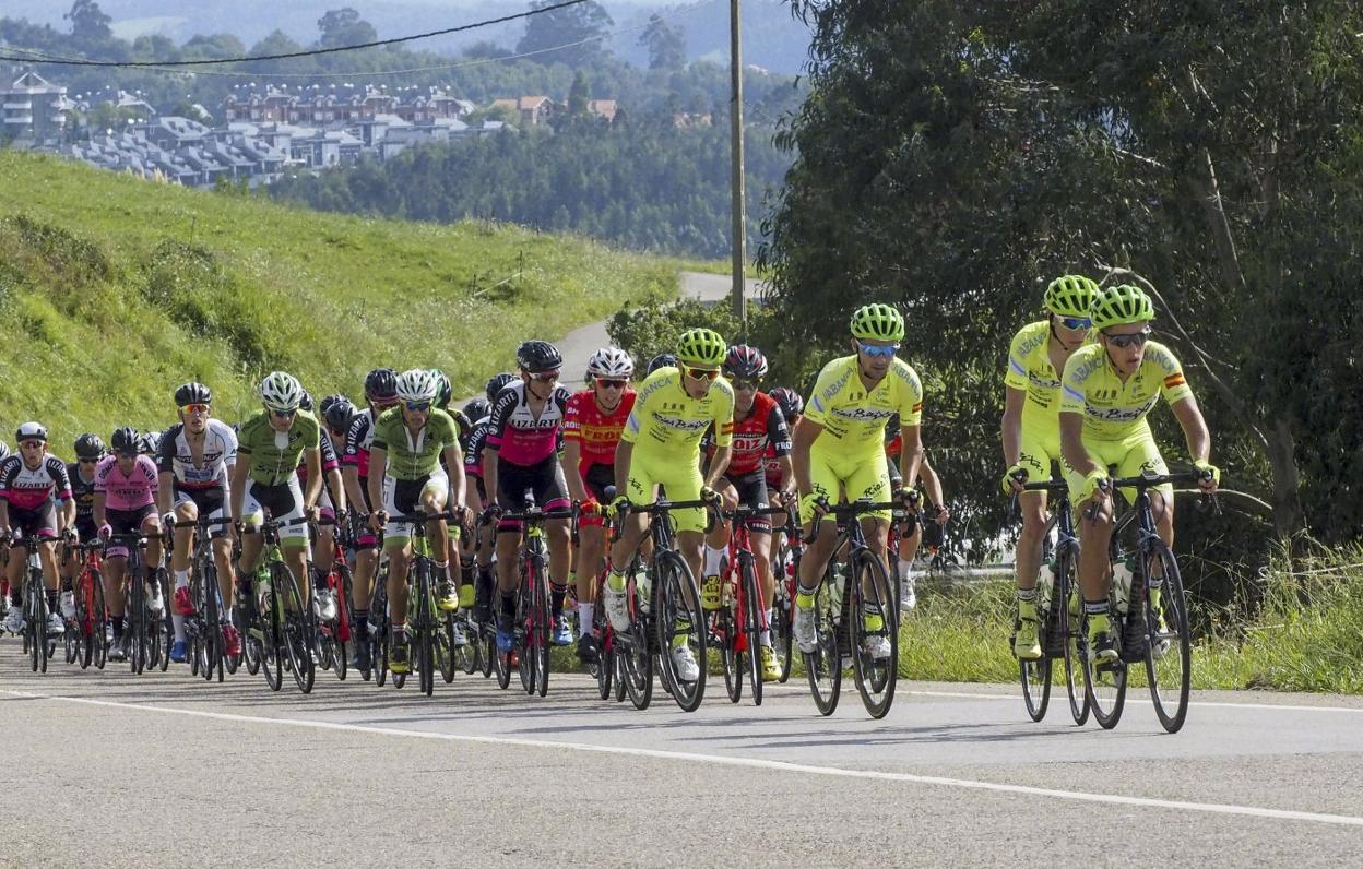 El pelotón de la Vuelta a Cantabria recorrerá la región en las tres etapas de la prueba. Serán 427 kilómetros de competición.