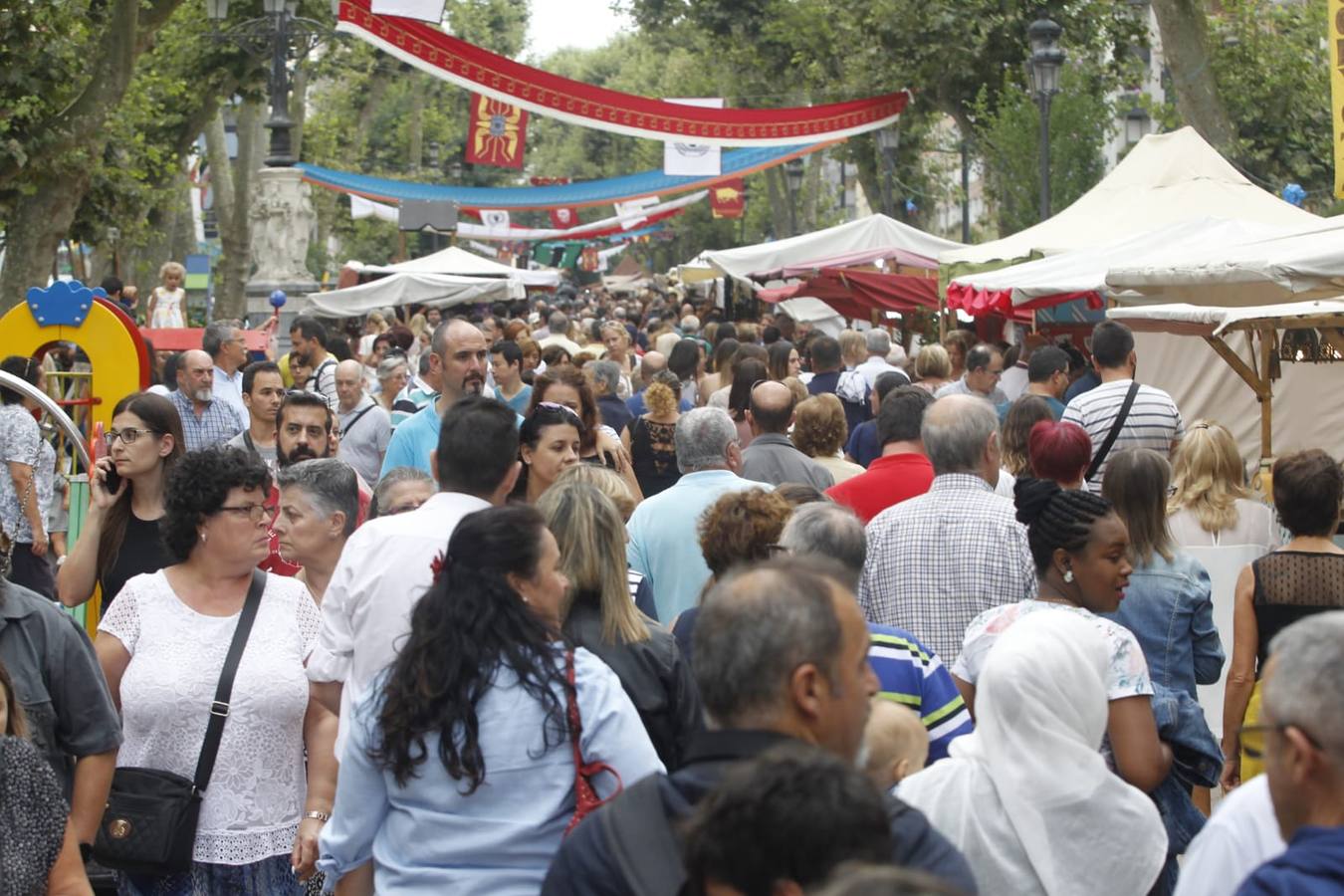 Estará abierto hasta el domingo con 177 puestos y más de 100 actividades entre talleres y espectáculos