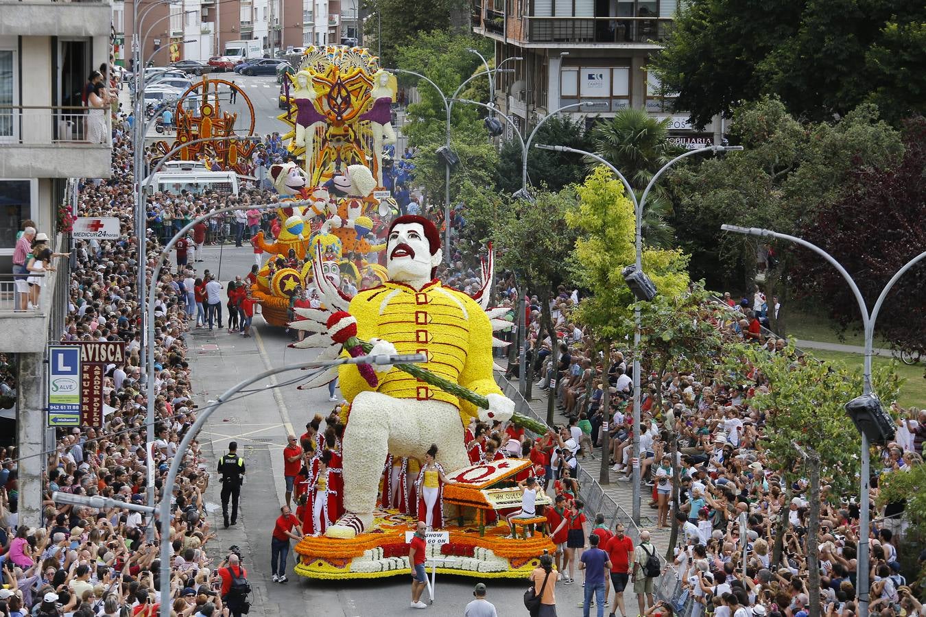 Fotos: La carroza &#039;Memento Mori&#039; se lleva el triunfo en Laredo