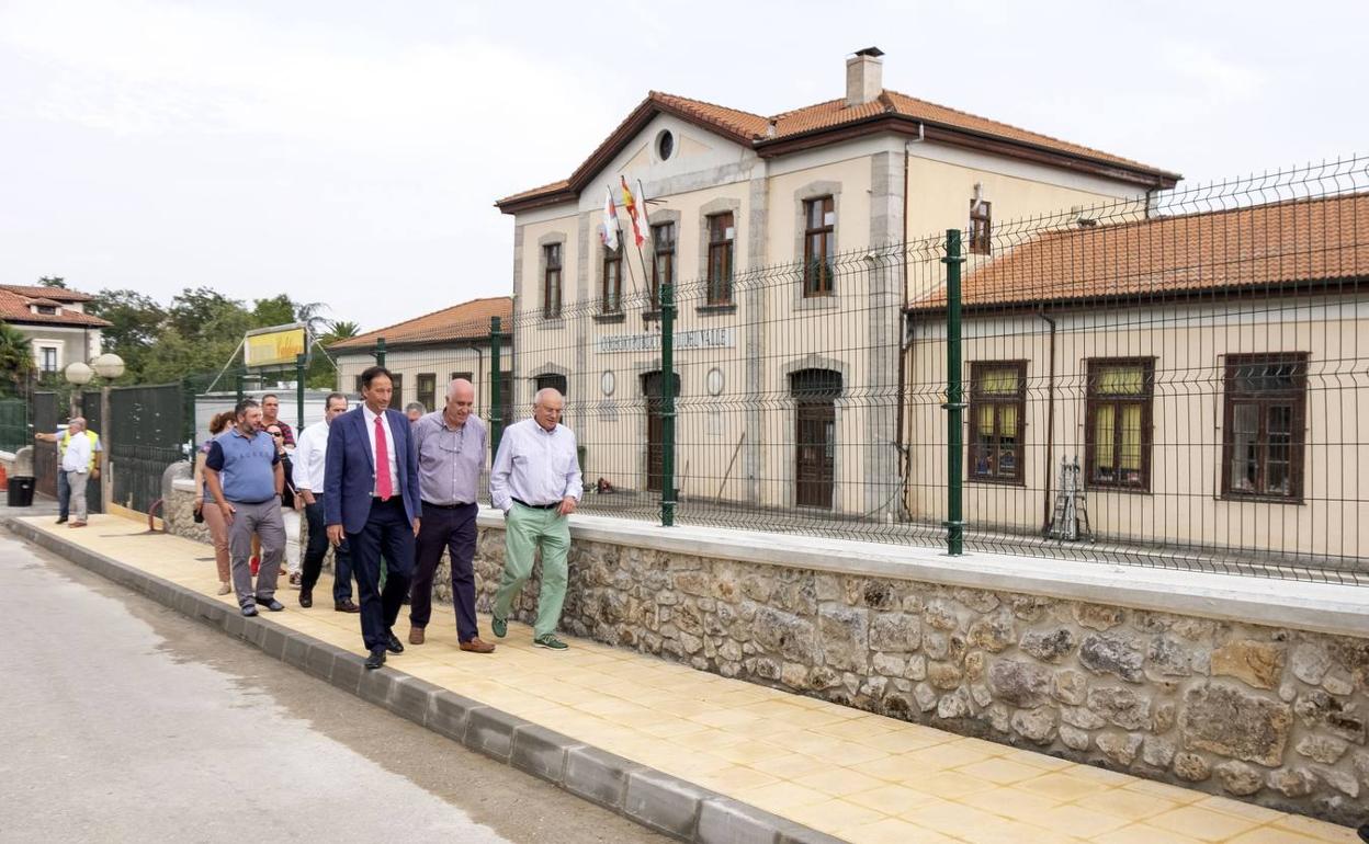 Obras Públicas destina 176.000 euros a urbanizar el entorno del colegio de La Cavada