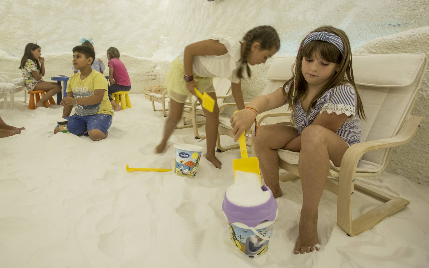 El centro Saltium, ubicado en Peñacastillo, celebra su primer aniversario con excelentes resultados, especialmente en patologías respiratorias o dermatológicas