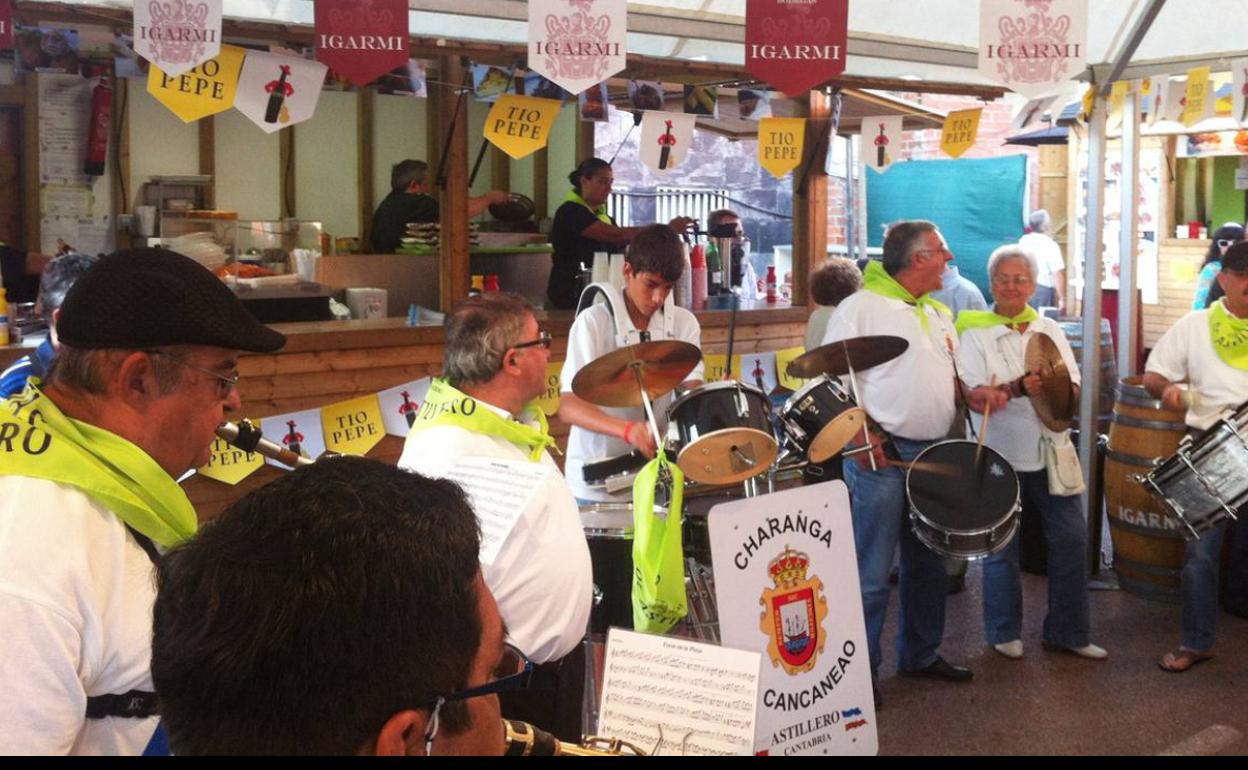 Sorteo de regalos entre las cartillas selladas en la Feria del Pincho