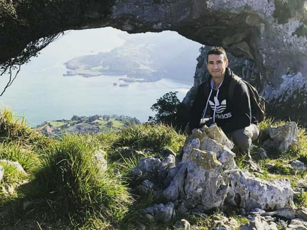 Víctor González en una de sus salidas por la naturaleza.