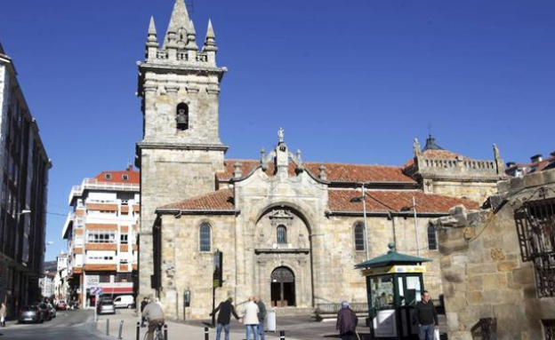 Imagen principal - Parroquia de San Sebastián de Reinosa. A continuación, centro de interpretación del románico en Villacantid. Finalmente, ventana del castillo de Argüeso.