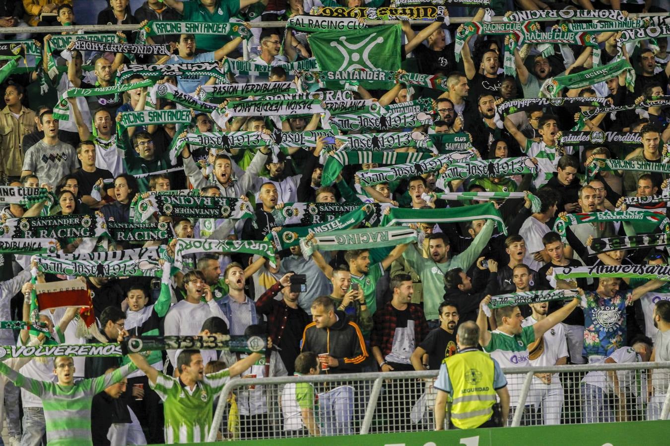 Fotos: Las imágenes del Racing-Cadiz