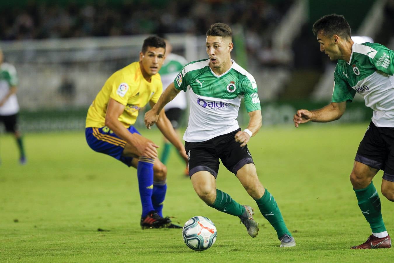 Fotos: Las imágenes del Racing-Cadiz