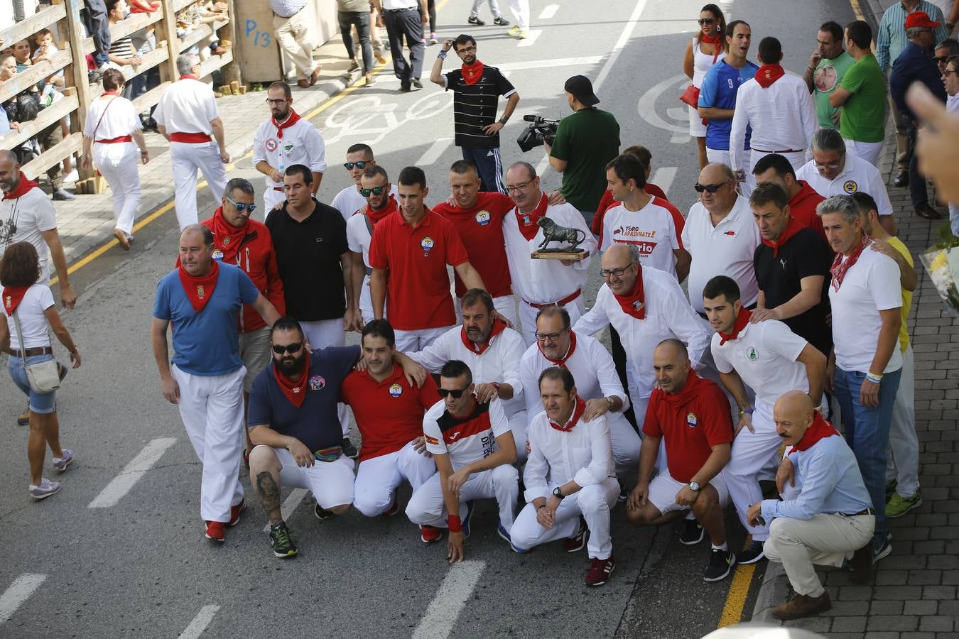 La localidad cántabra ha celebrado un segundo y multitudinario encierro que ha dejado tres contusionados leves.