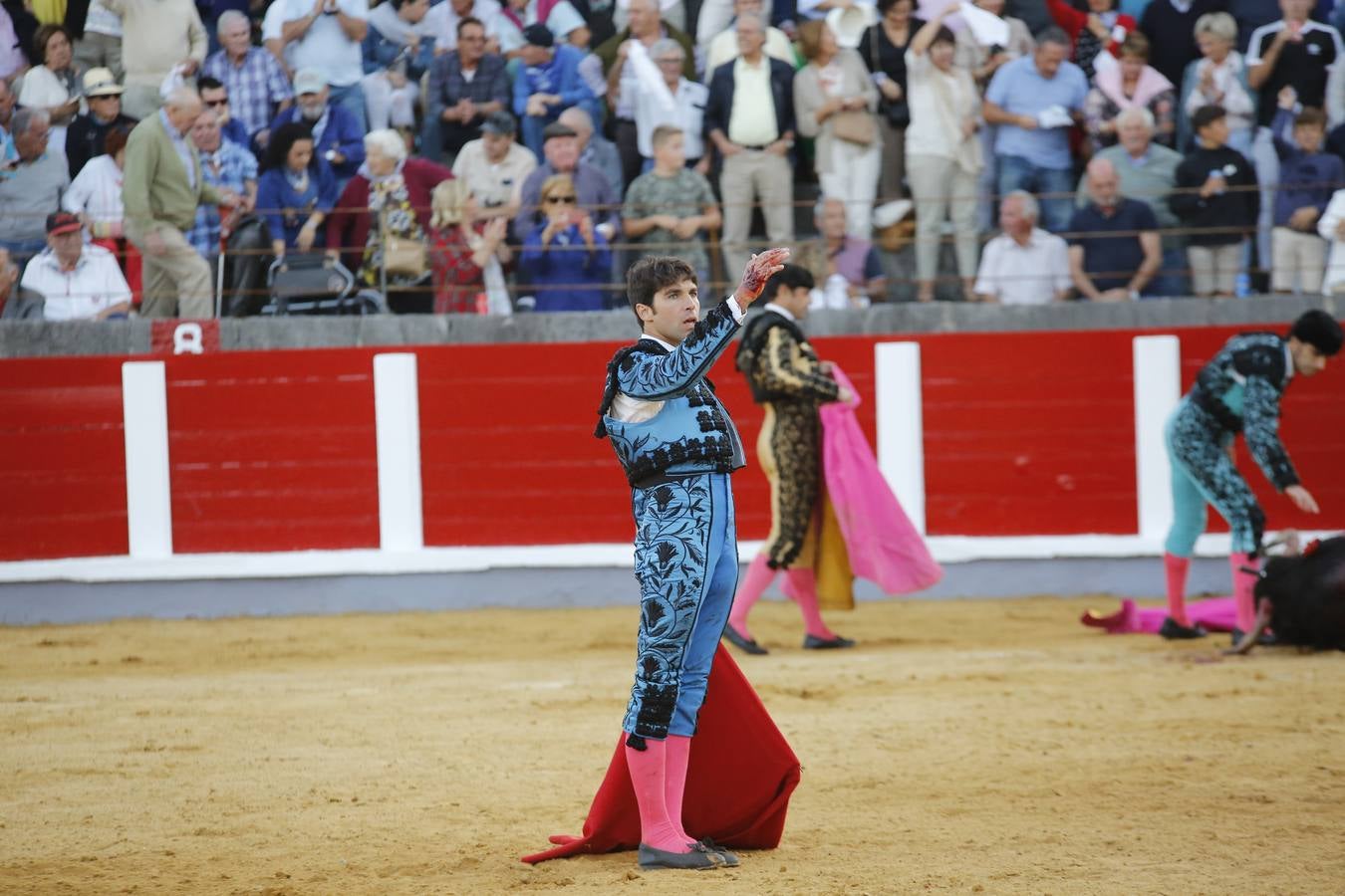 Fotos: Todos a hombros en una triunfalista tarde en Santoña