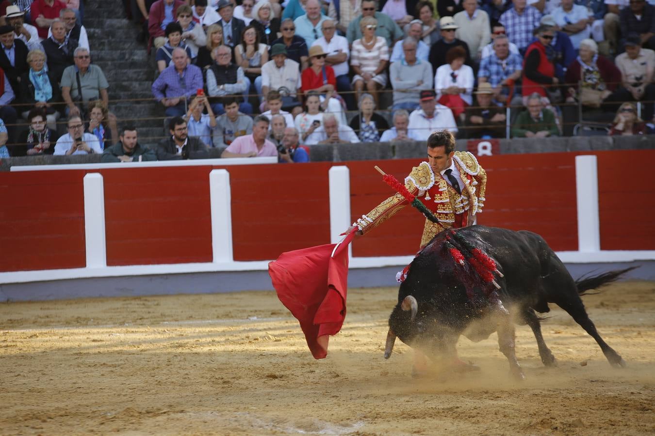 Fotos: Todos a hombros en una triunfalista tarde en Santoña