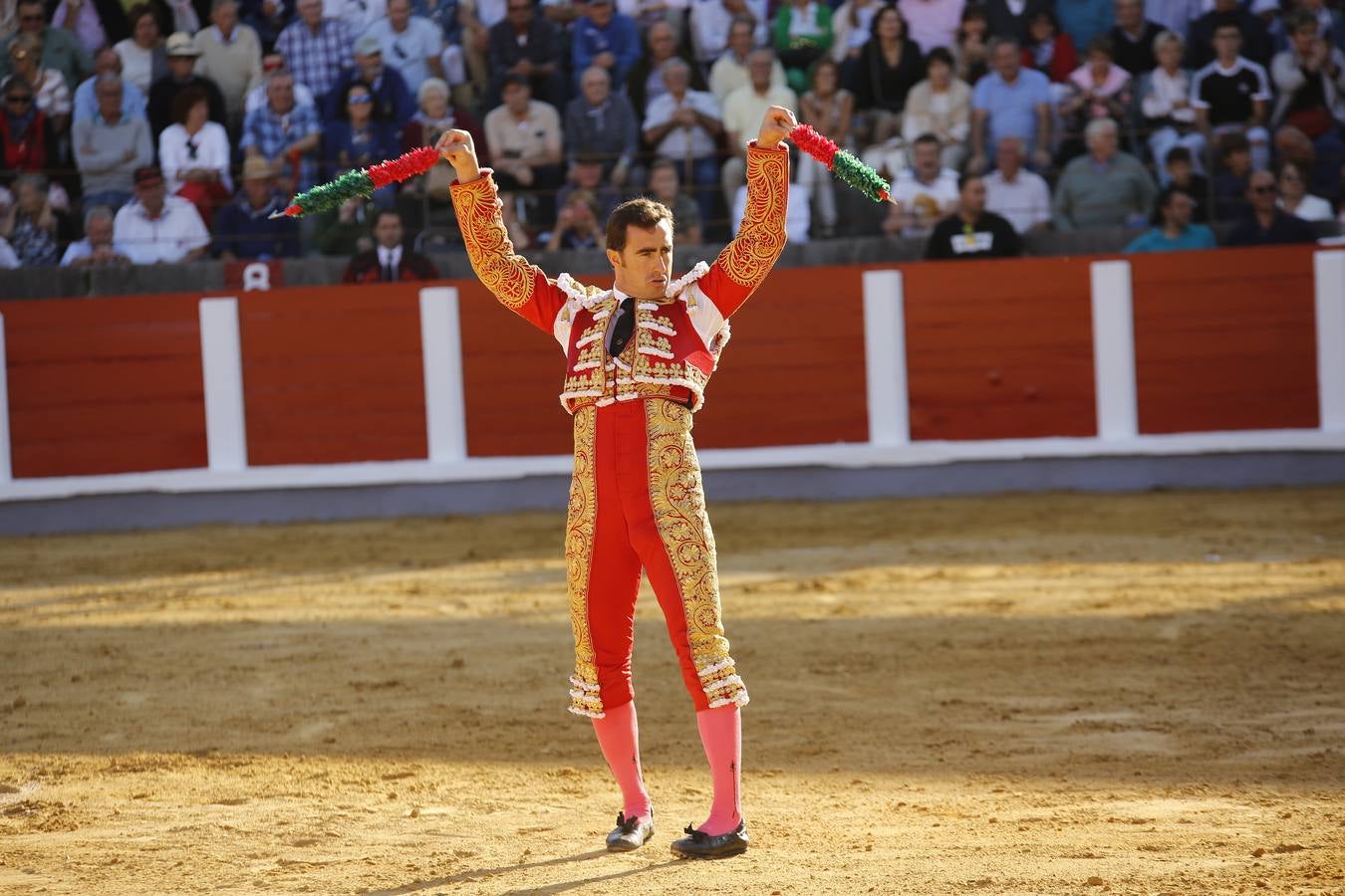 Fotos: Todos a hombros en una triunfalista tarde en Santoña