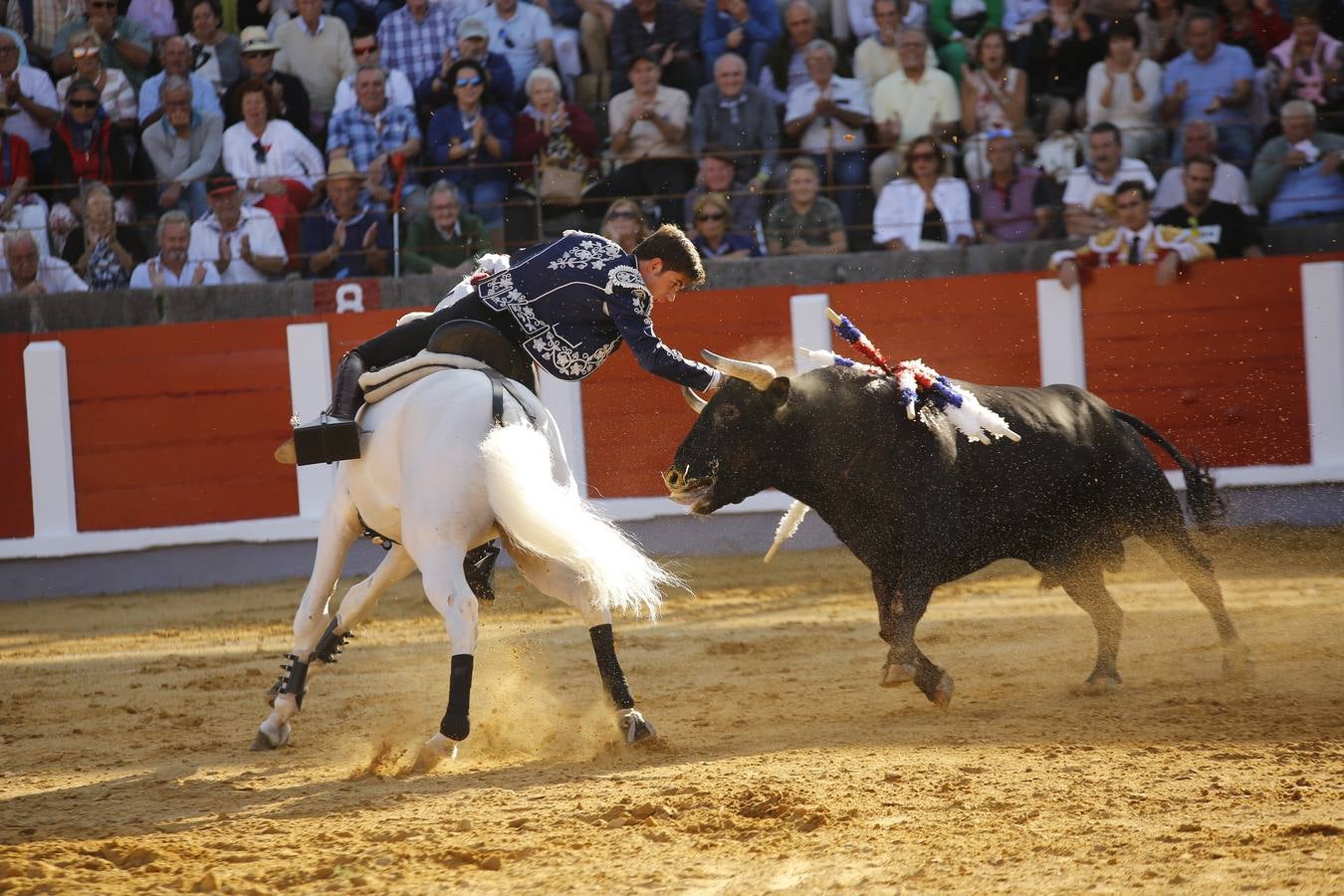 Fotos: Todos a hombros en una triunfalista tarde en Santoña