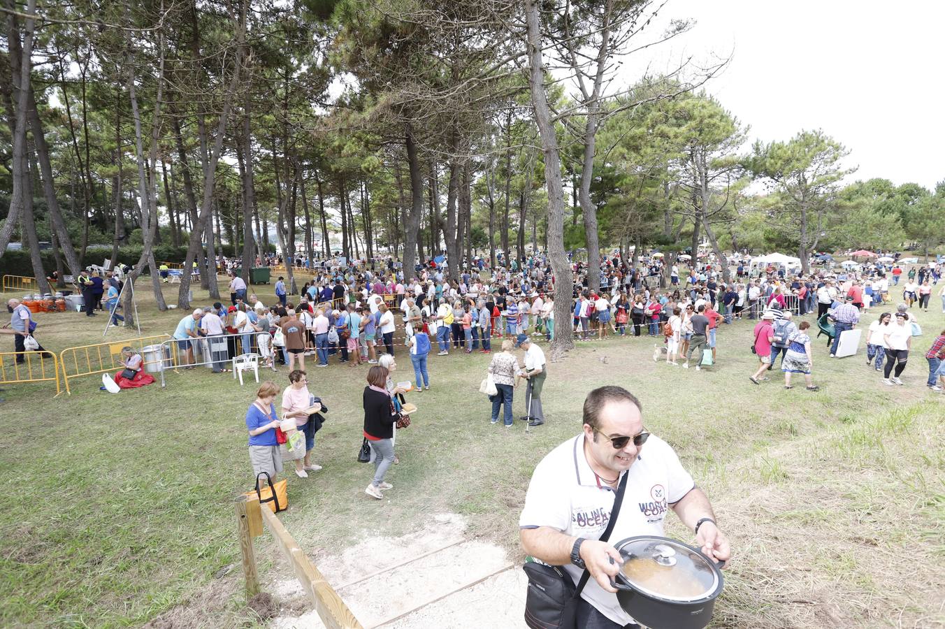 Fotos: Miles de barquereños disfrutan del sorropotún en la fiesta del Mozucu