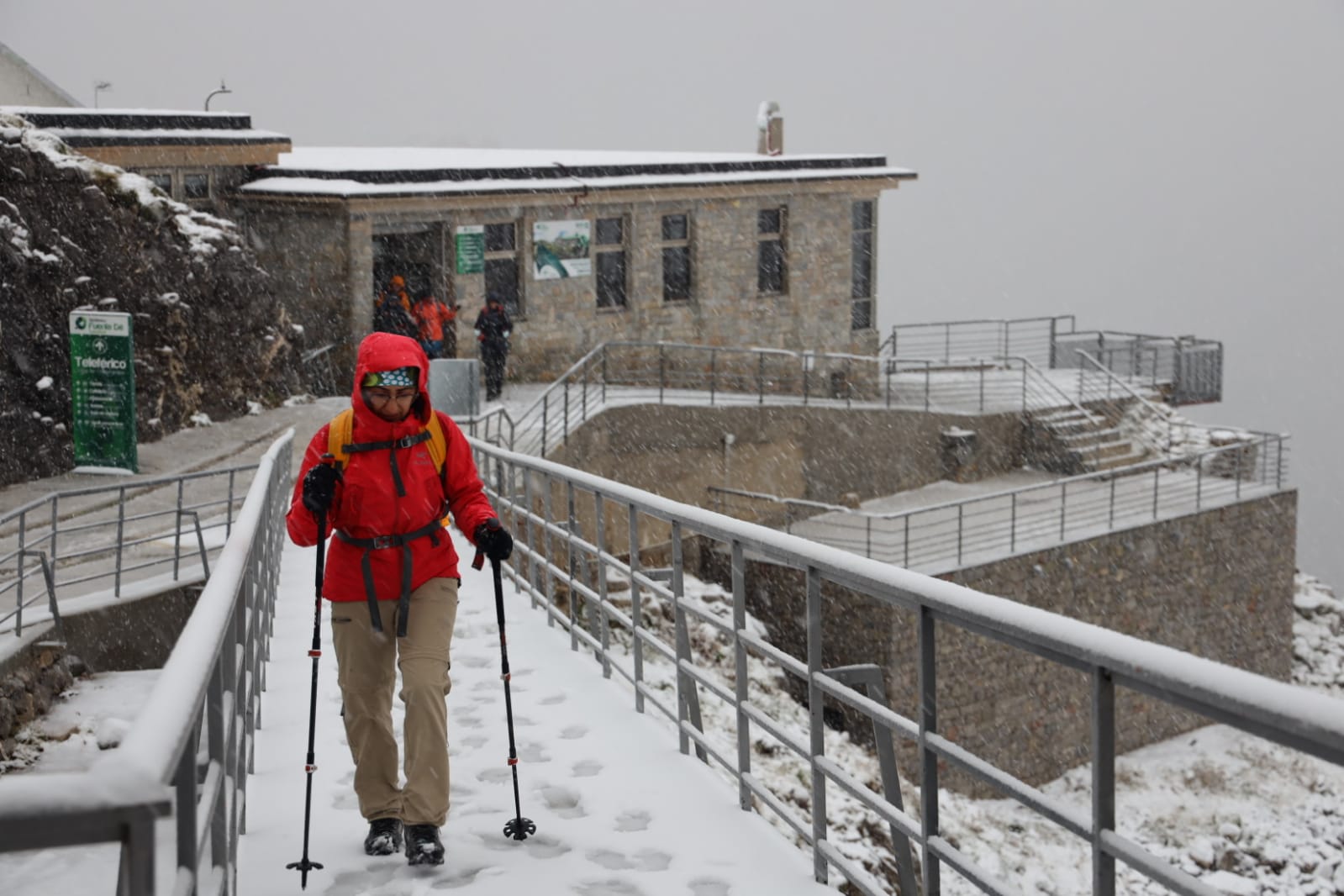 Fotos: El otoño irrumpe en Cantabria con precipitaciones tormentosas, fuertes vientos y nieve en los Picos
