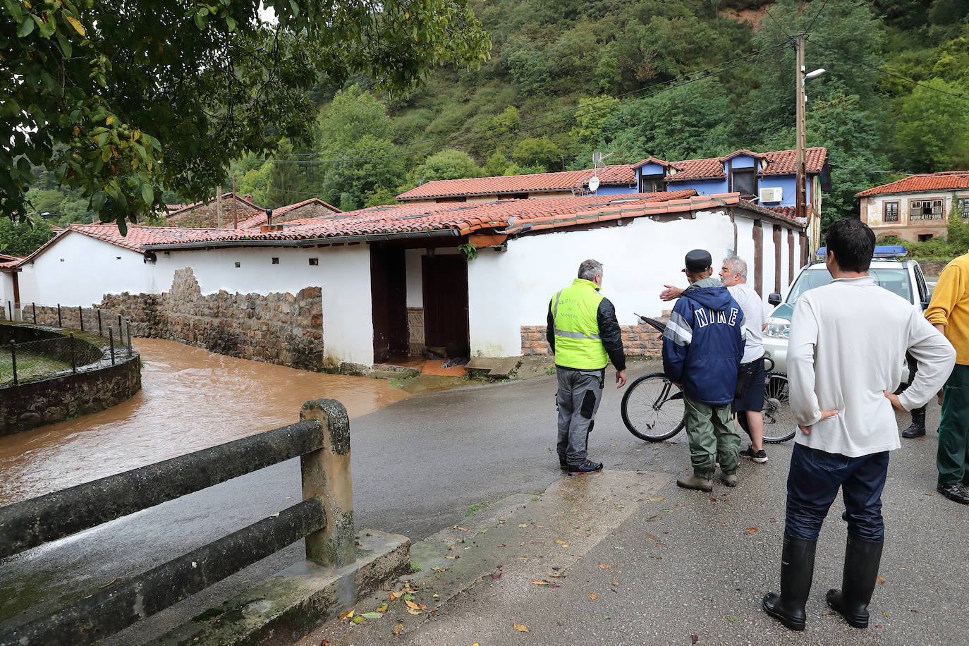 La casa afectada por las inundaciones en Sopeña. 