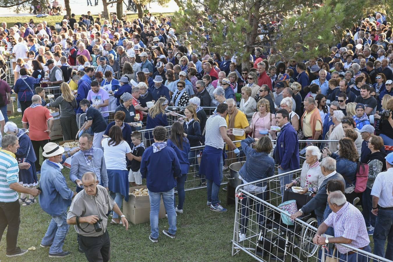 Fotos: La Gran Marmitada de Santoña sirve cerca de 12.000 raciones