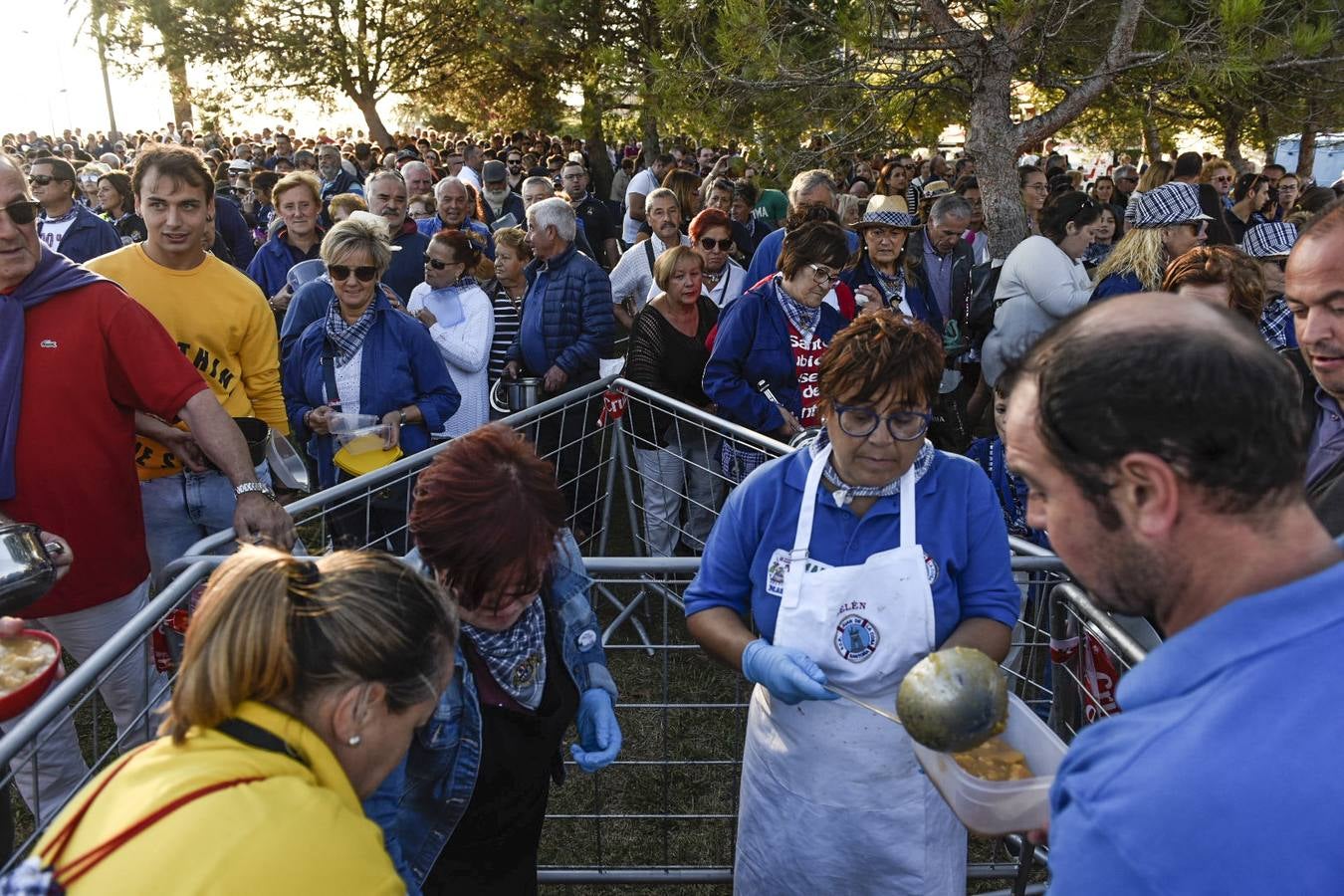 Fotos: La Gran Marmitada de Santoña sirve cerca de 12.000 raciones