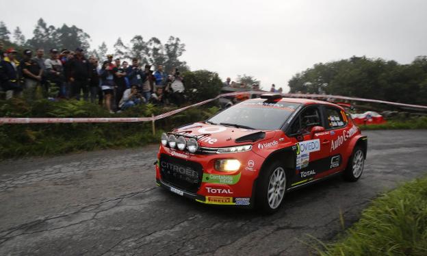 Chus Puras, en uno de los tramos del Rally Princesa de Asturias. 