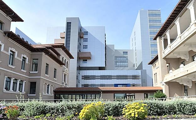 Vista del exterior del Hospital Valdecilla.