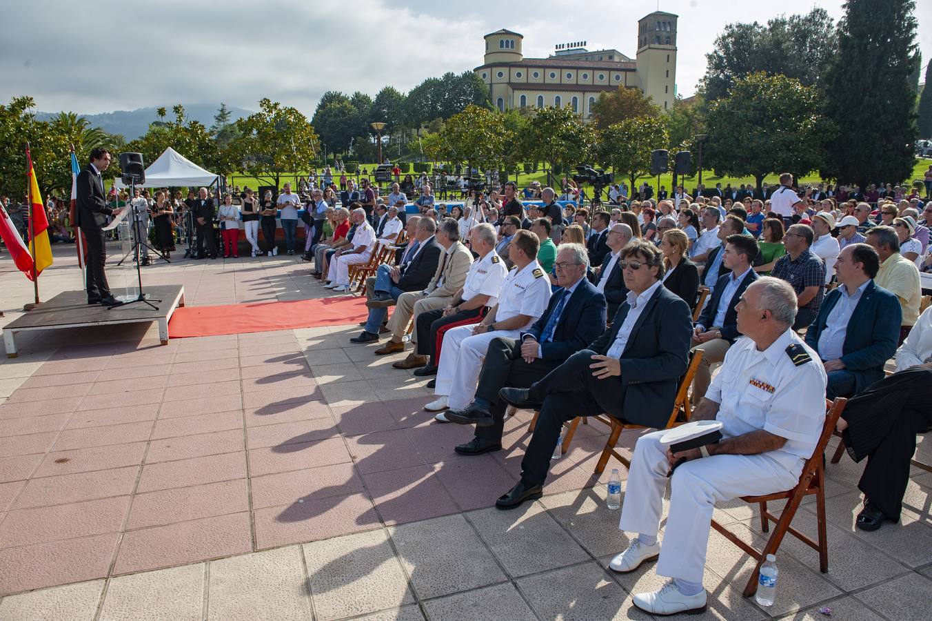 El esfuerzo de la Asociación Amigos del Real Astillero, meses atrás, por poner en valor la historia naval del municipio recogió este sábado sus frutos en el primer acto homenaje al Real Astillero de Guarnizo
