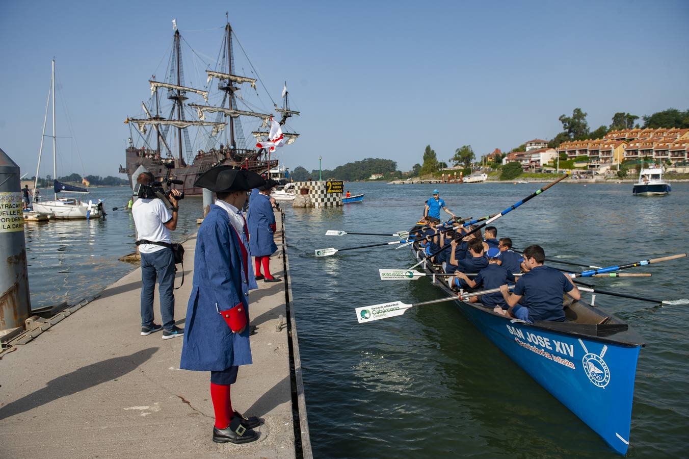 El esfuerzo de la Asociación Amigos del Real Astillero, meses atrás, por poner en valor la historia naval del municipio recogió este sábado sus frutos en el primer acto homenaje al Real Astillero de Guarnizo