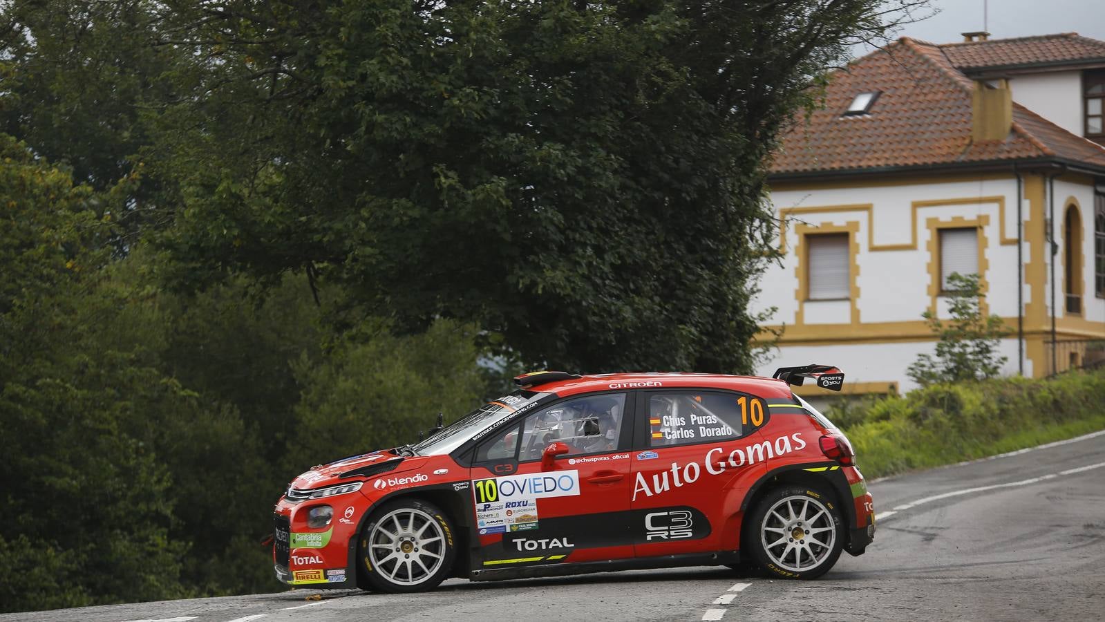 Chus Puras, en su coche. 