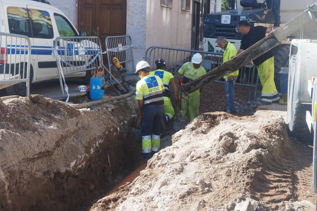 El Ayuntamiento mejora los accesos y las aceras en la plaza Ciriaco Párraga