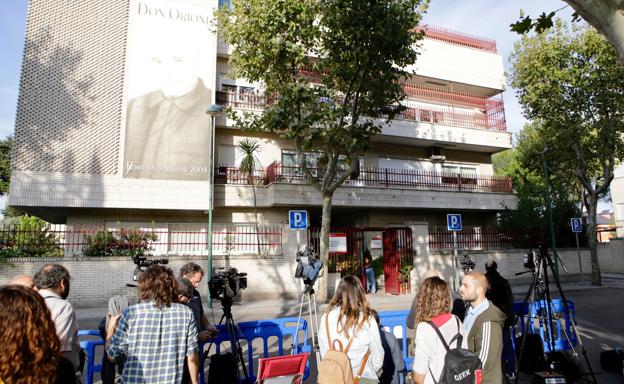 Imagen de la puerta del centro Don Orione antes de la llegada de Urdangarin. 