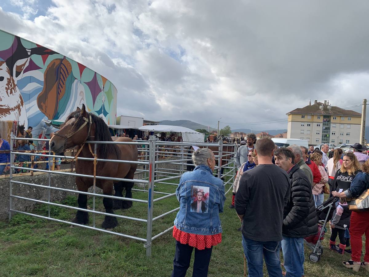 Fotos: Cientos de personas se dan cita en la Feria de San mateo en Reinosa