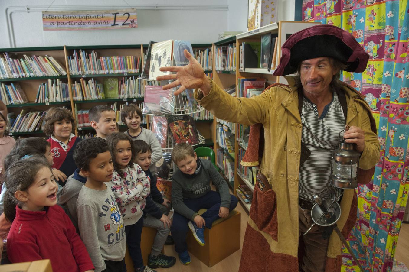 Actividad en la biblioteca de Camargo